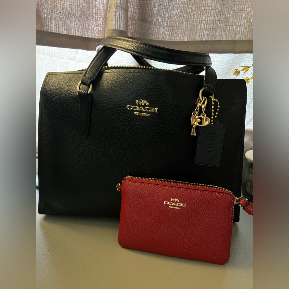 Medium Coach Tote✨